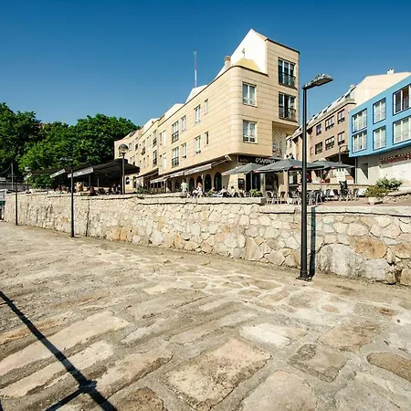 Santa Cruz Apartment